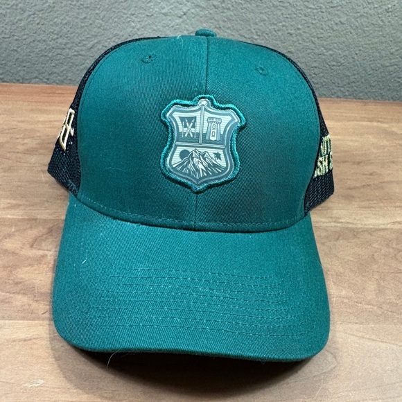 BRECKENRIDGE BREWERY Green Adjustable Nitro Irish Stout Trucker Hat - Picture 1 of 13